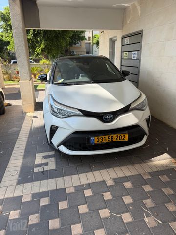 מודעת רכב טויוטה C-HR