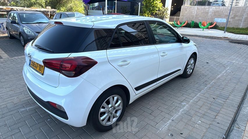 יונדאי i20