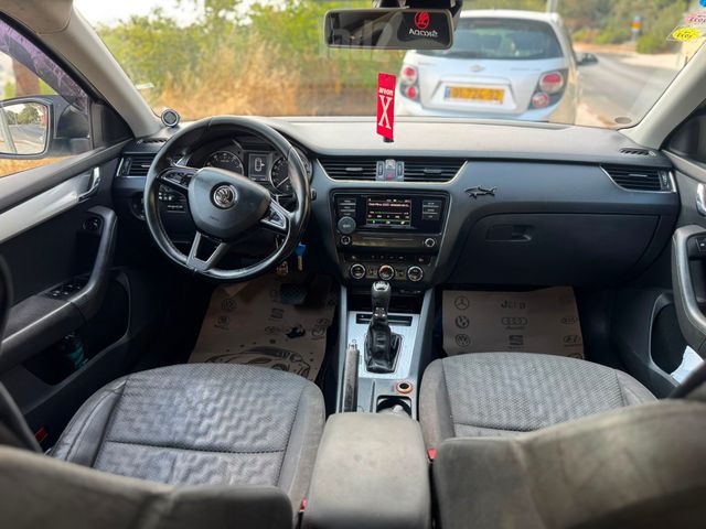 סקודה אוקטביה