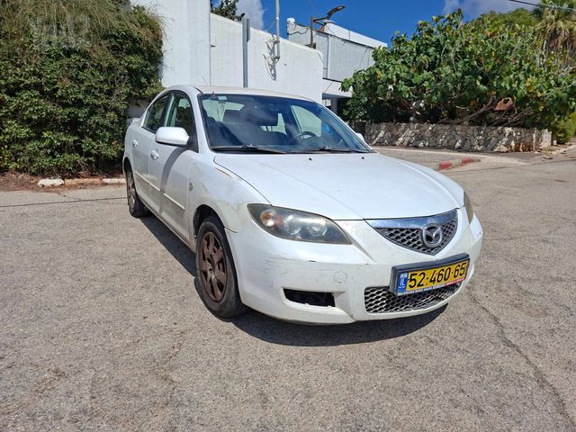 מודעת רכב מאזדה 3
