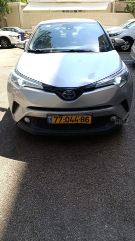 מודעת רכב טויוטה C-HR