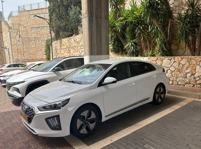 מודעת רכב יונדאי איוניק
