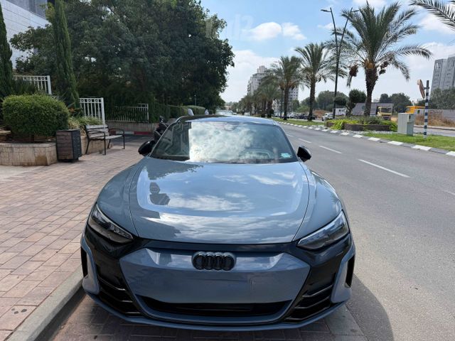 אאודי E-tron GT