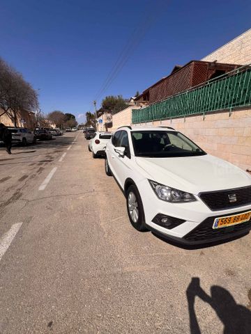 סיאט ארונה