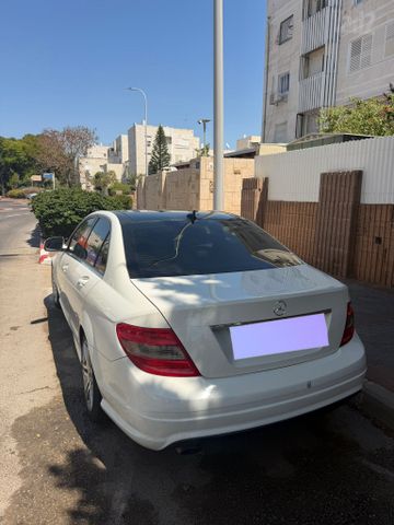 מודעת רכב מרצדס-בנץ C-class