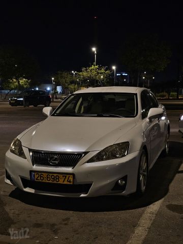 מודעת רכב לקסוס IS