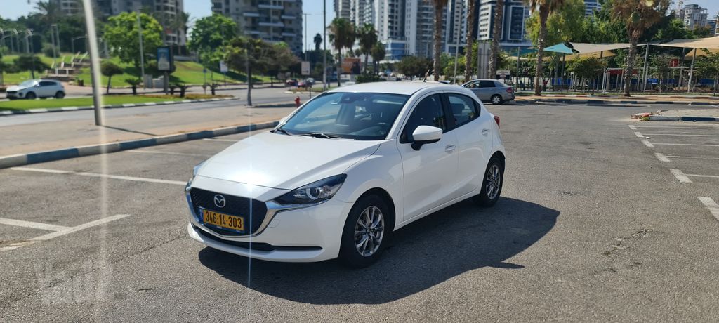 מודעת רכב מאזדה 2