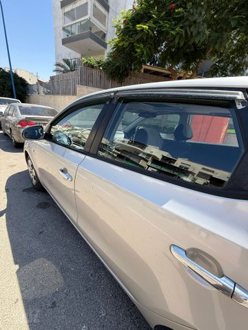 יונדאי i30
