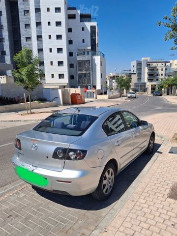 מודעת רכב מאזדה 3