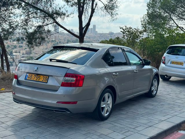 סקודה אוקטביה