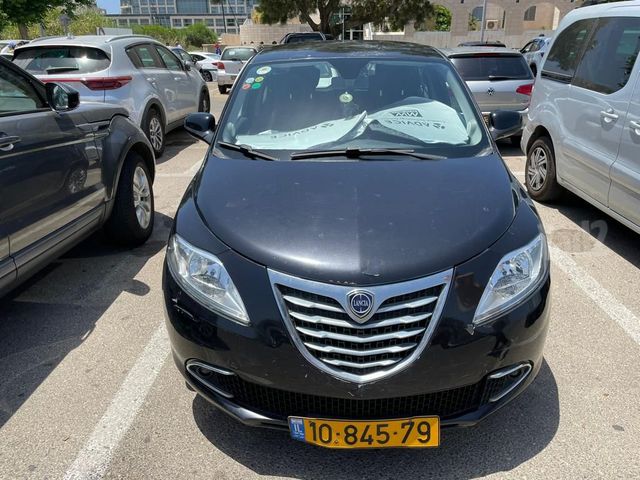 מודעת רכב לנצ'יה אפסילון