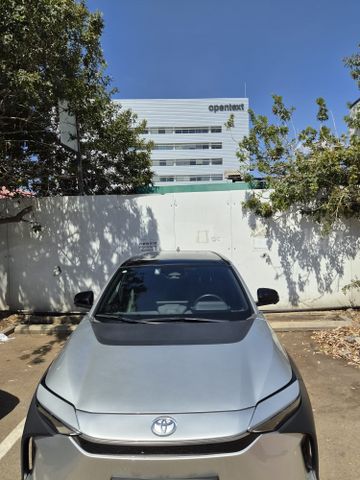 טויוטה bZ4X