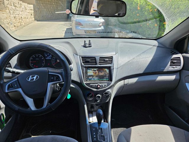 יונדאי אקסנט i25