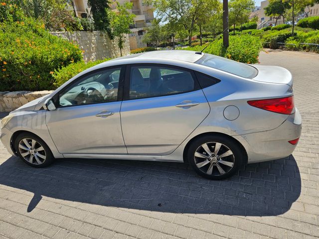 יונדאי אקסנט i25
