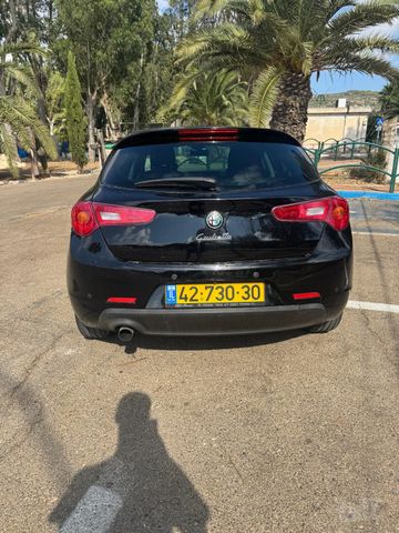 אלפא רומיאו ג'ולייטה