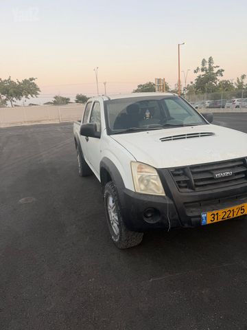 איסוזו די-מקס