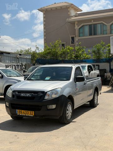 איסוזו די-מקס