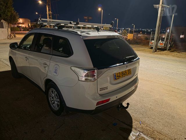 מיצובישי אאוטלנדר