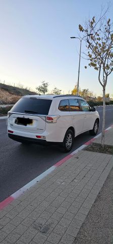 מיצובישי אאוטלנדר