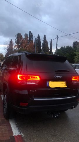 מודעת רכב ג'יפ גרנד צ'ירוקי