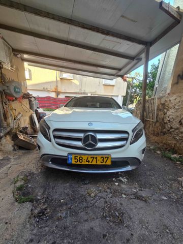 מרצדס-בנץ GLA