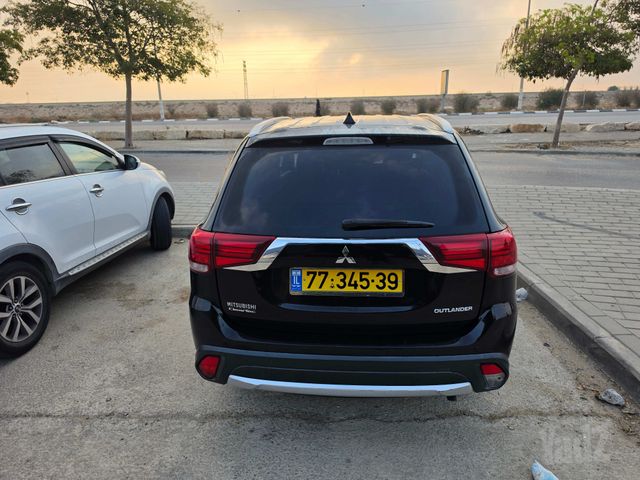 מיצובישי אאוטלנדר