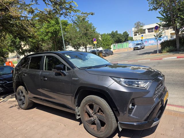 טויוטה RAV4