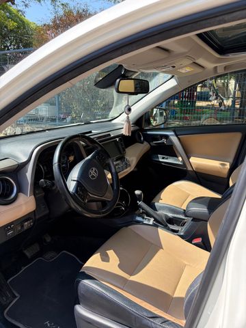 טויוטה RAV4