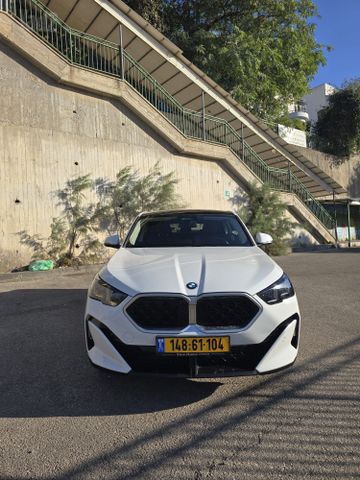 ב מ וו X2