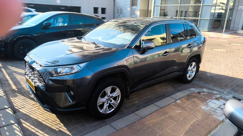 טויוטה RAV4