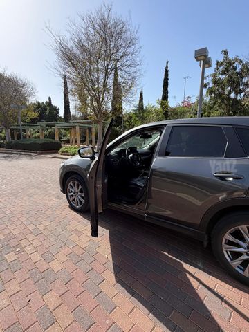 מודעת רכב מאזדה CX-5
