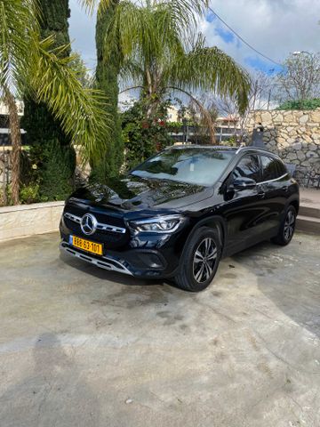 מרצדס-בנץ GLA