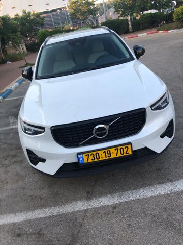 וולוו XC40