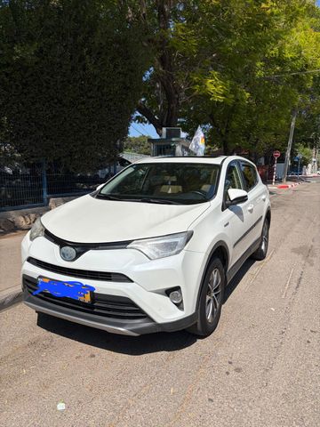 טויוטה RAV4