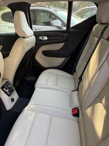 וולוו XC40