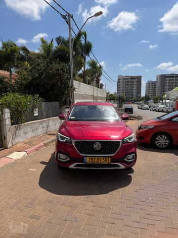 אם ג'י EHS PHEV