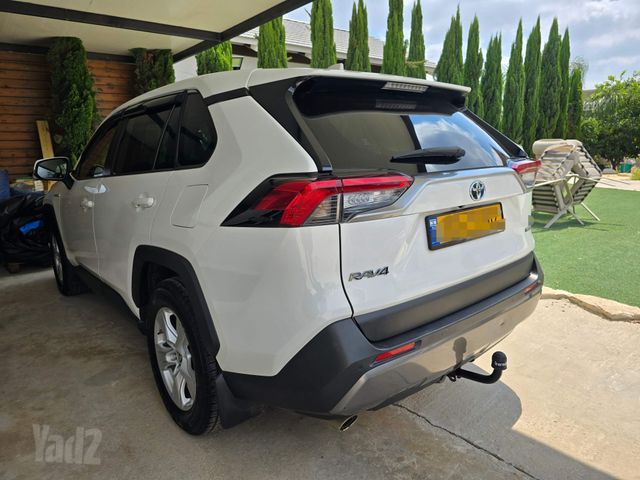 מודעת רכב טויוטה RAV4