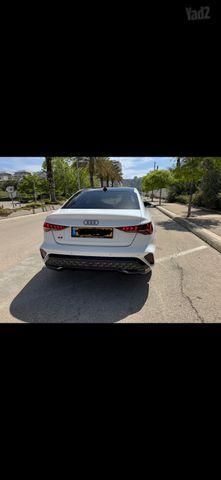 אאודי Q3