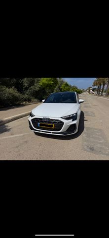 אאודי Q3