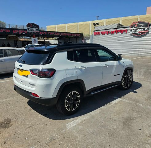 קומפאס Trailhawk פלאג-אין אוט׳ 5 דל 1.3 (240 כ״ס)