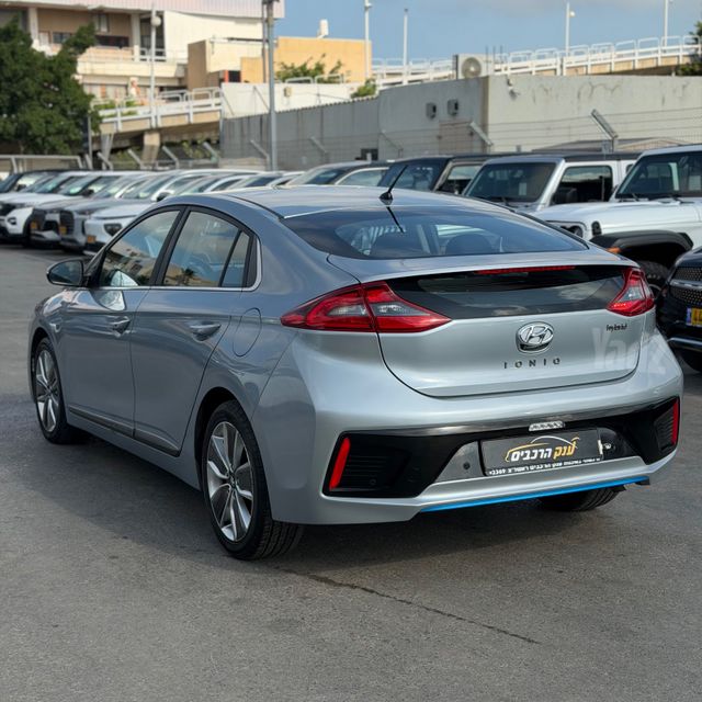 יונדאי איוניק