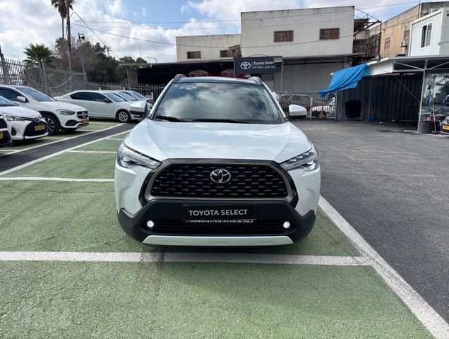 טויוטה קורולה קרוס