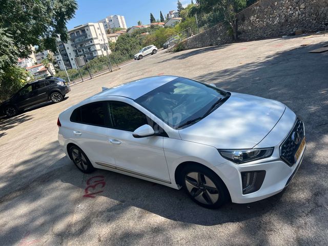 יונדאי איוניק