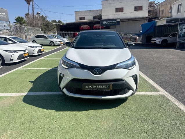 מודעת רכב טויוטה C-HR