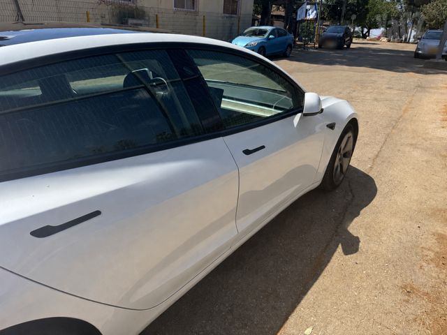 מודל 3 Standard Plus חשמלי אוט׳ סדאן (325 כ״ס)
