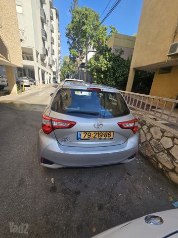 טויוטה יאריס