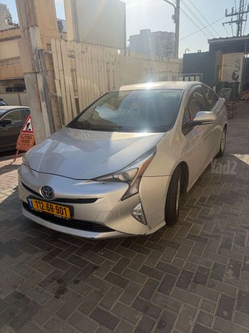 טויוטה פריוס