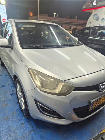מודעת רכב יונדאי i20