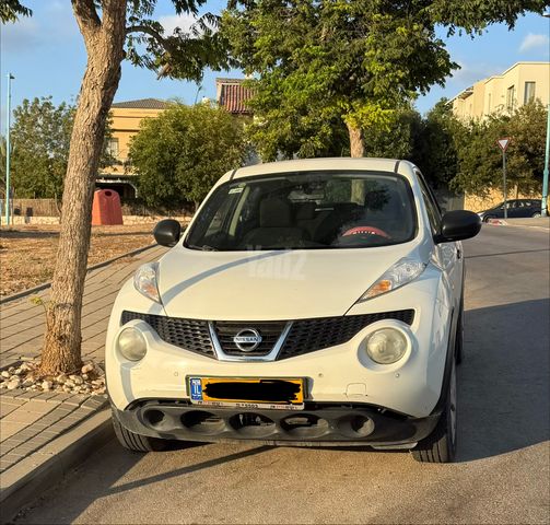ניסאן ג'וק