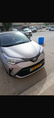 מודעת רכב טויוטה C-HR